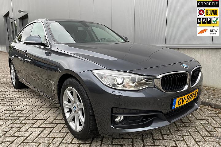 BMW 3 Serie Gran Turismo 320i Essential / Navigatie