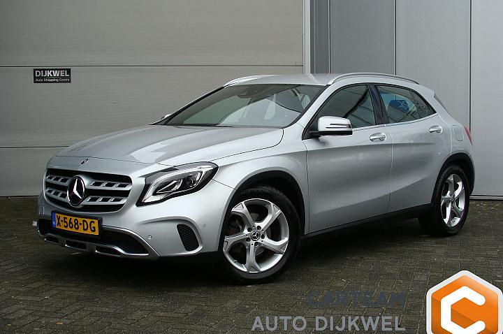 Mercedes-Benz GLA 180 Premium Urban