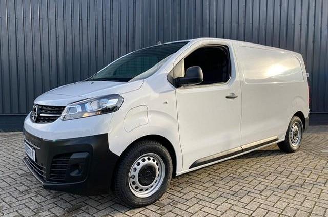 Opel Vivaro-e L3H1 Edition 75 kWh (NU INCL € 250,00 KORTING OP EEN BEDRIJFSWAGEN INRICHTING*)