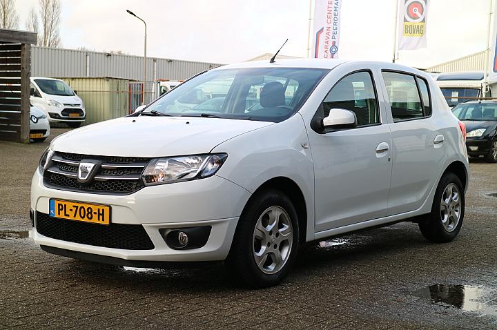 Dacia Sandero 0.9 TCe Laureate | Carplay | Camera | Automaat! | Trekhaak! |