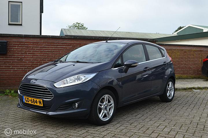 Ford Fiesta 1.0 EcoBoost Titanium | Parkeersensoren | Navi | Cruise | Bluetooth | Trekhaak | Verkocht