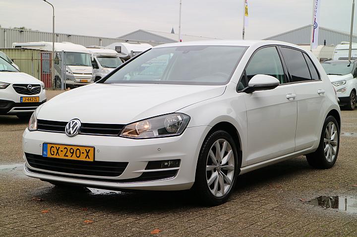 Volkswagen Golf 1.2 TSI Highline | Carplay | Camera | Trekhaak! |